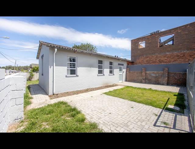 2 BEDROOM HOUSE FOR SALE IN WILLOW PARK